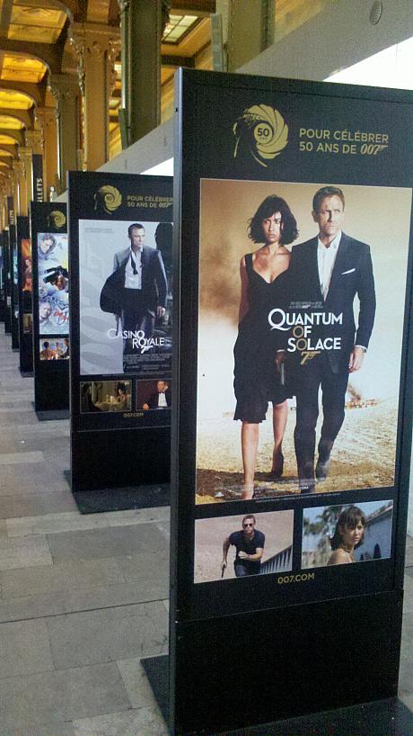 Gare de Lyon (リヨン駅) に世界的人気を誇るあの映画の写真がずらり。