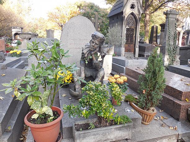 舞踏家ニジンスキーのお墓。とっても目立ちます。