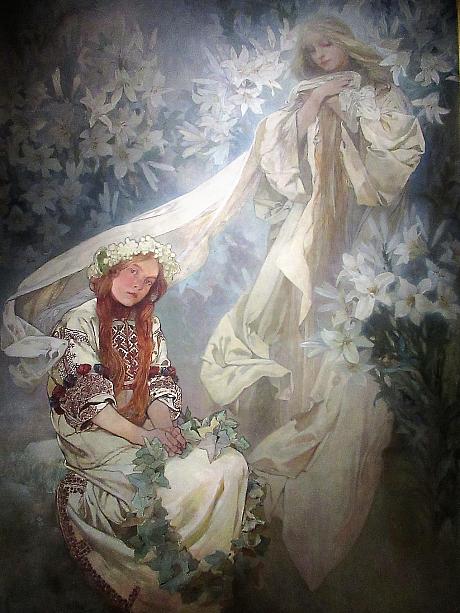 「百合の中の聖母」少女が身につけているのはスラヴ風の衣装