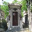 そのそばには作曲家ロッシーニのお墓もありました。はっきりと名前が書いてあるので見つけやすいですね。