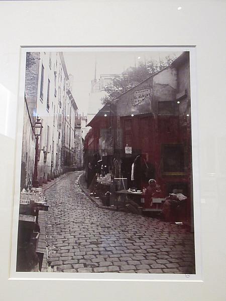 パリ改造以前の写真も残っています