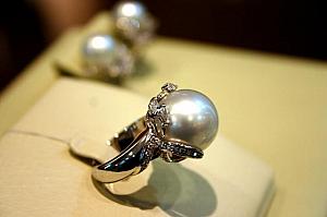 真珠とダイヤモンドの指輪とピアスセット 