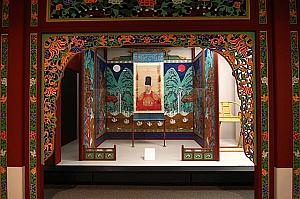 昌徳宮「璿源殿」内部の龕室と王の肖像画