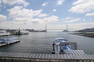 船の出発や釜山港大橋を見物できるデッキテラス。
