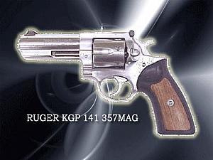 【RUGER KGP 141】長さ241mm、重さ1,162g、357Mag、リボルバー<br>アメリカのメジャーな銃砲会社、ルガー社のマグナム拳銃。