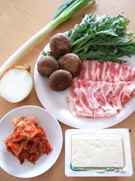みゆき先生の簡単＆おいしい韓国料理レシピ！「キムチチゲ（キムチ鍋）」