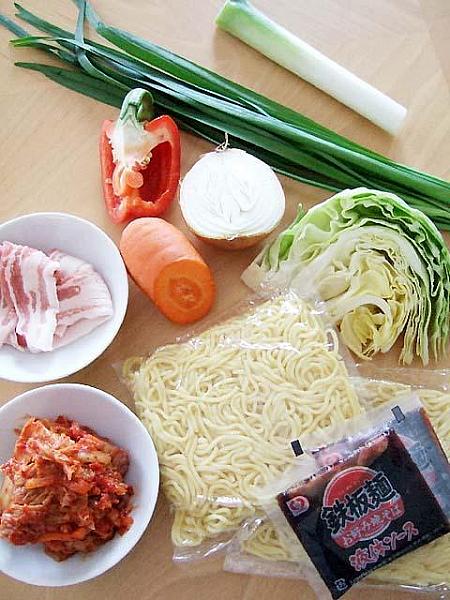 みゆき先生の簡単＆おいしい韓国料理レシピ！「キムチ焼きそば」