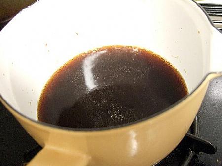 ３．酢水を鍋に入れて１度沸騰させる。