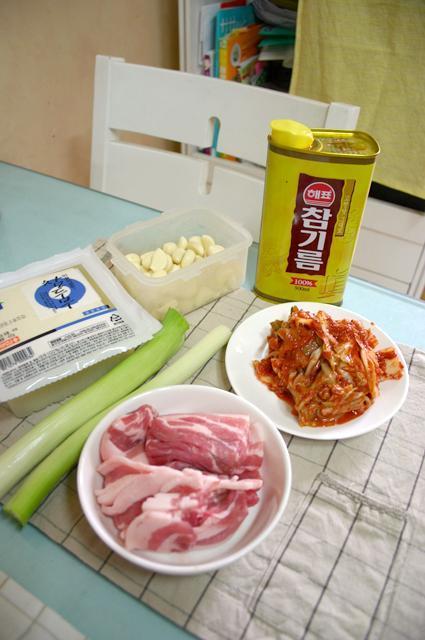 主婦企画、韓国料理を作ろう第14弾～キムチチゲ編パート２