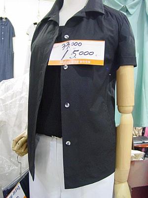黒のジャケット　33000ウォン(セール中は)