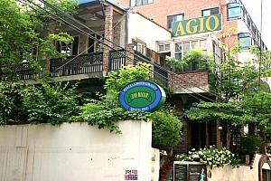 ｢AGIO｣別荘風のイタリアンレストラン。ソウル市内に数店舗あり。
※参考記事：｢AJIO（貞洞店）｣ 