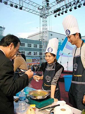 チャガルチ祭り　外国人料理大会２００２