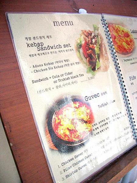 「ISTANBUL」ではケバブなどを食べられます。韓国料理に飽きたときどうぞ～