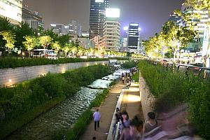 夜の清渓川を歩いてみよう！