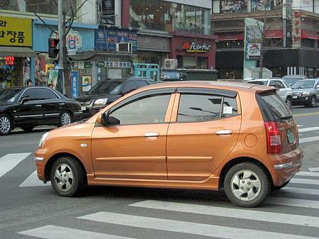 日本に比べて小さな車の少ない韓国。でも最近このタイプの車、よく見かけるようになりました（オイル値上がりの影響かな～）