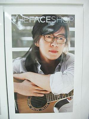 ■ペ・ヨンジュン -
クォン・サンウから「THE FACE SHOP」の広告モデルをバトンタッチ！