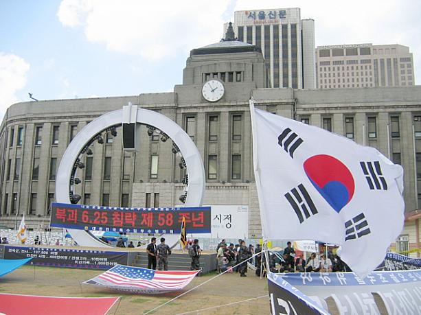 今日は「6・25（ユギオ）」。58年前の今日、「朝鮮戦争」が始まりました。韓国ではこの戦争のことを一般的に「ユギオ」とよびます。今日行われているのはこのユギオに関連する行事でした。