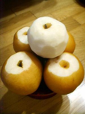最後には、デザートとして韓国のお菓子・果物（この日は、ナツメ・栗・梨・りんご・バナナ） 