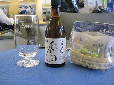 （機内では日本酒にワインなどもいただけました）