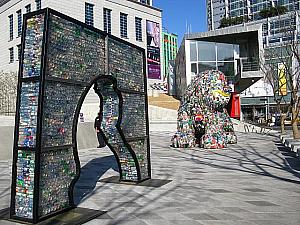 廃材で作ったヘチなどのオブジェも｢世界デザイン首都ソウル2010｣のためのもののよう
