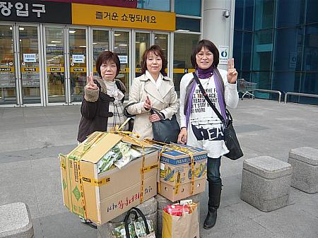 すごい量の大荷物・・・日本に持って帰れるかしら・・・。