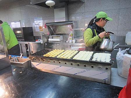 最近韓国ではたこ焼きが流行りで、サービスエリアでも売ってます！