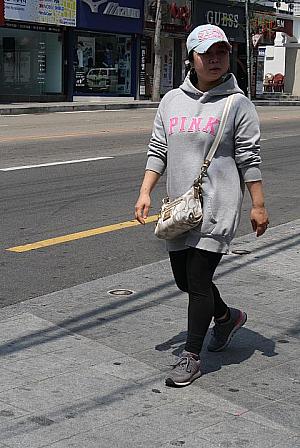 写真で見る釜山ファッションチェック！【２０１１年４月】 釜山大学 釜山ファッション フラットシューズ ４月の服装4月の服装