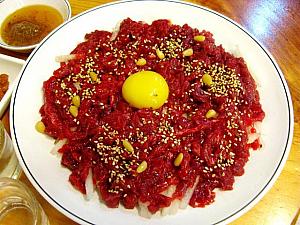 ユッケ 韓国でユッケ 牛の生肉 ユッサシミ 牛フェ（刺身）