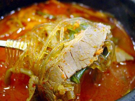 ユッケジャン 牛 鍋（タン/チゲ/チョンゴル） ソウルの郷土料理辛い料理