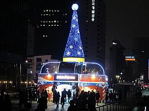 清渓広場はまだクリスマス気分。
