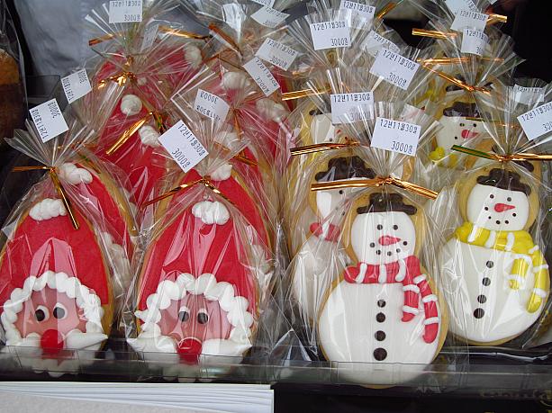こちらはクリスマスクッキーブース！鼻が赤いのはサンタさんじゃなく、トナカイじゃないのかな～！？
