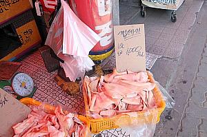 コッテギ（豚の皮）。１枚1,000ウォンで売られています