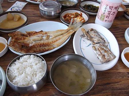 アマダイの塩焼きに太刀魚の塩焼き、済州マッコリも頂きました