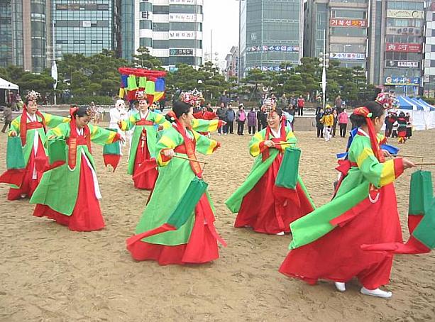 2015年の釜山 2015年 イベント お祭り スケジュール 韓国の祝日 連休公休日