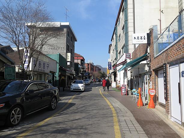 北村・三清洞のメイン通りから一本横にある通り、尹潽善（ユン・ボソン）通り！ 韓国の第４代大統領であるユン・ボソンの自宅があることから、この名が付けられたとか。