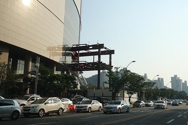 ギネスにも登録されたほど売り場面積の大きい釜山のランドマーク・新世界センタムシティーですが、裏側にさらなる売り場を増設工事中！！