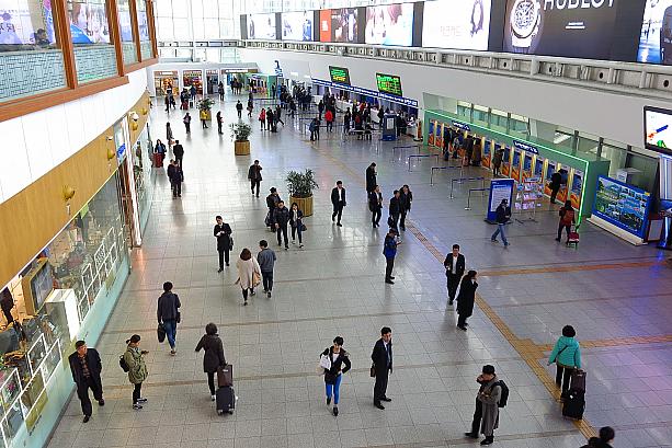 月曜日の午後のソウル駅は、そんなに混雑してないかな？