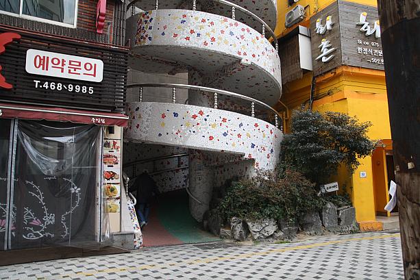 釜山のオフィス街として知られている中央洞は階段が多い！ 
