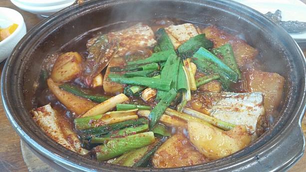 こちらは太刀魚の辛味噌煮。さすがに済州島の太刀魚が食べ応えあり！
