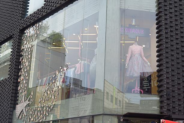 こちらのお店は特に現地で注目されているカジュアルな生活韓服のお店。