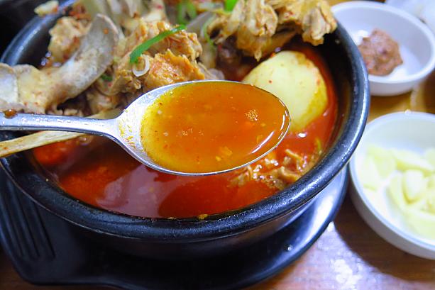 真っ赤なスープが温まる～～カムジャタンが美味しい季節になりました。