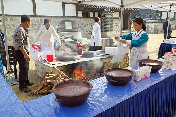 パッチュッ（小豆粥）！韓国では冬至に小豆粥をいただきます。これも厄除けの意味があるそう。