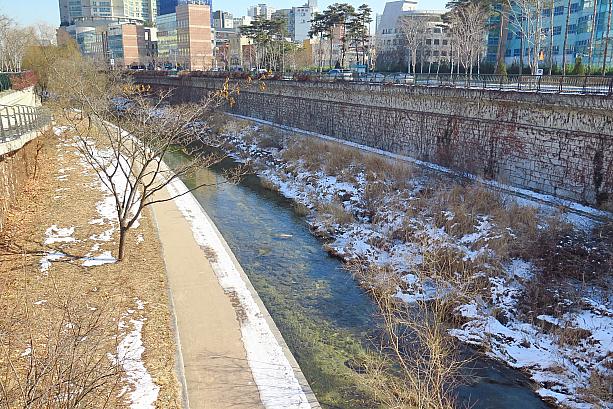 天気予報ではこの寒波も明日のお昼頃から徐々に和らぐとか。ソウルでは1年で一番寒い1月もあと1週間。もう寒波は来ませんように！