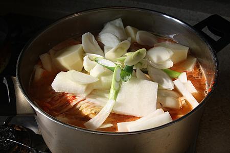 主婦料理企画・韓国料理を作ろう～ドゥンカルビキムチチム編 キムチ 豚肉リブ ドゥンカルビ 家庭料理 韓国料理レシピ 手作り 韓国キムチ料理