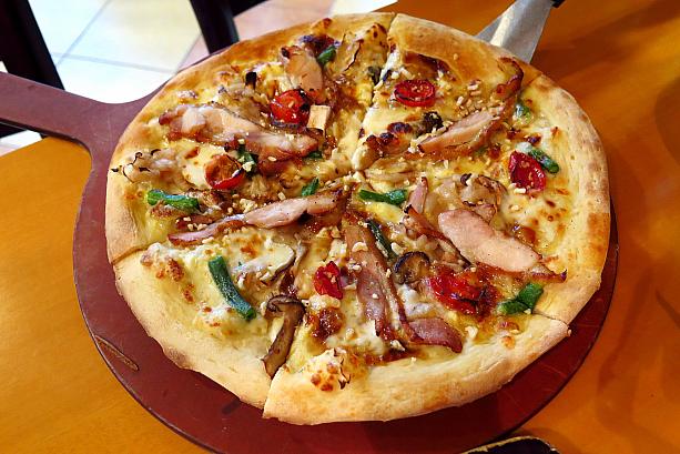 ローストガーリックチキンピザ（Mサイズ14,900ウォン）＠ピザハット
