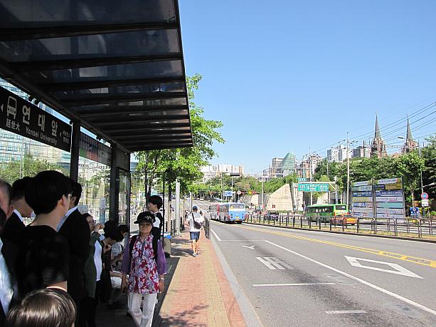 混み具合表示は５月２２日からソウル市で始まったばかりのサービスだそう。混んだバスは苦手とか、疲れて座りたい時に、参考にしたいサービスですね！