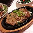 そのほか、豚肉の炭焼き定食や韓国式ハンバーグともいわれるトッカルビも。マッククスとの相性もいいですよ。