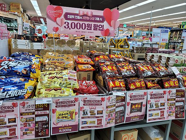 韓国でお馴染みのチョコの商品も陳列～＾＾