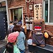 コルモク（路地裏）にあるプンオパン屋さん（韓国式たい焼き）。NHKのマスコットの「どーもくん」によく似たマスコット（というか「どーもくん」そのもの？）が出迎えてくれました。
