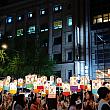 この日は仏教信者や市民など約５万人が行列灯を手にパレードに参加したとか！